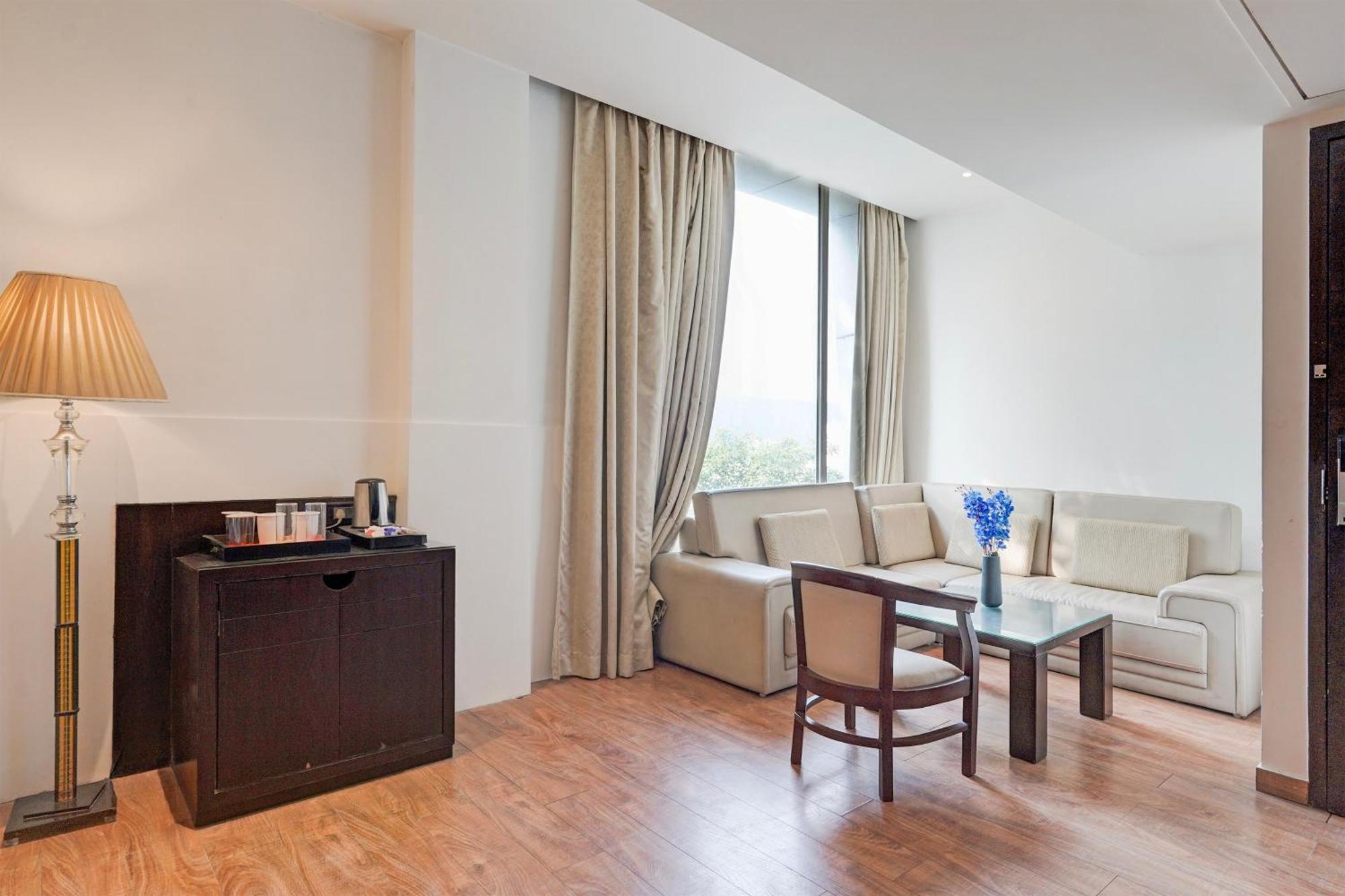 Townhouse Oak Agra Near Sultanganj Puliya Formerly Bb Grand Ngoại thất bức ảnh
